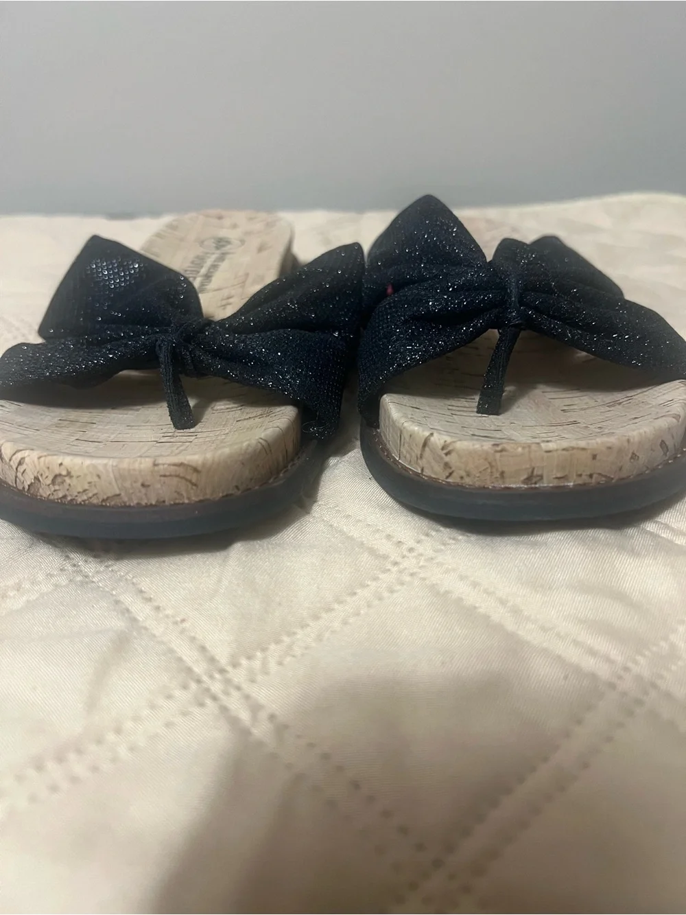 The Mountain Women's Black Glitter Knot Slide Sandals